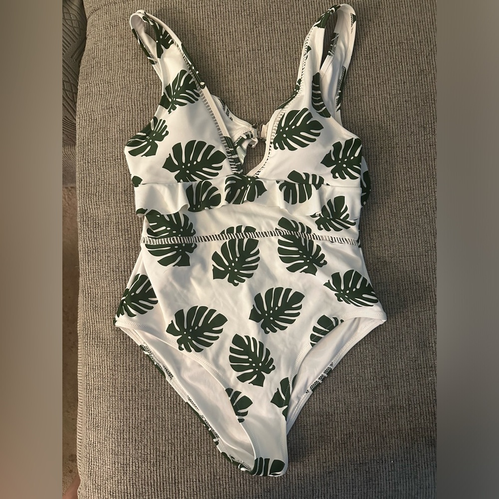 Cupshe XL bathing suit one piece